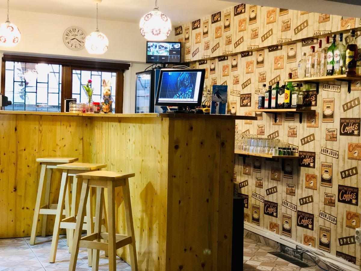 Pensiune & Restaurant Kalinder Buşteni Εξωτερικό φωτογραφία